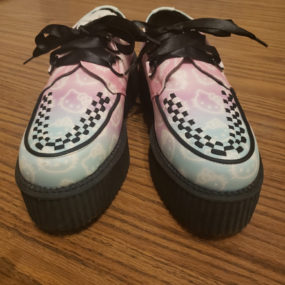 Sold🛑U.K. X Hello Kitty Creepers